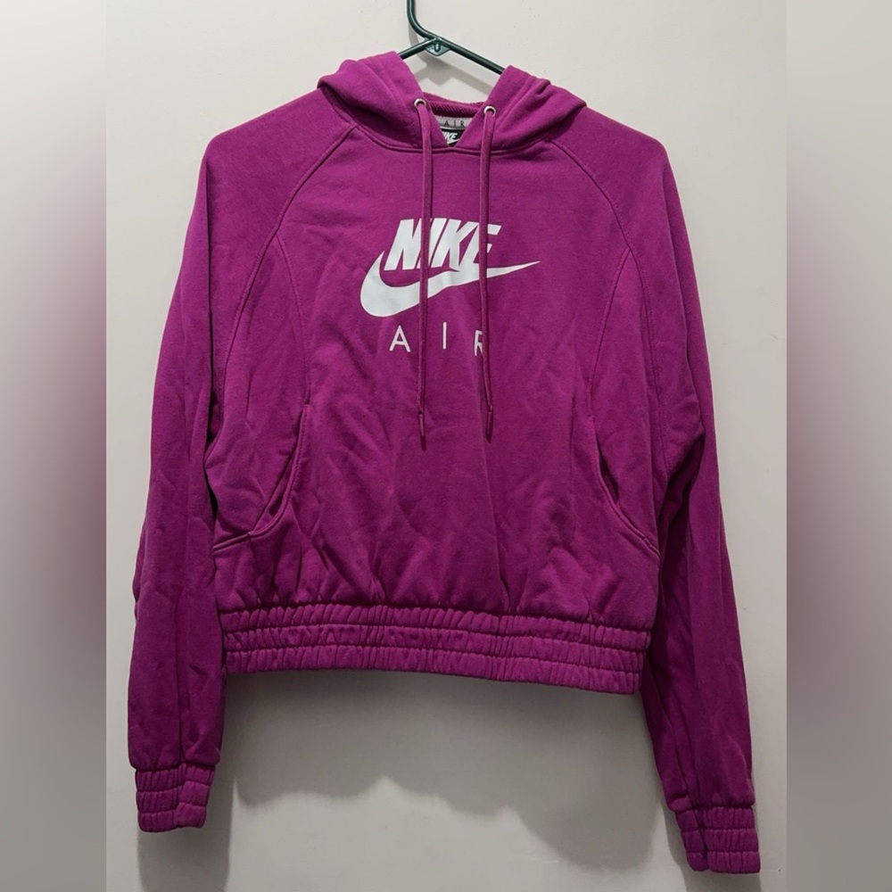 Cropped Nike Hoodie Medium
